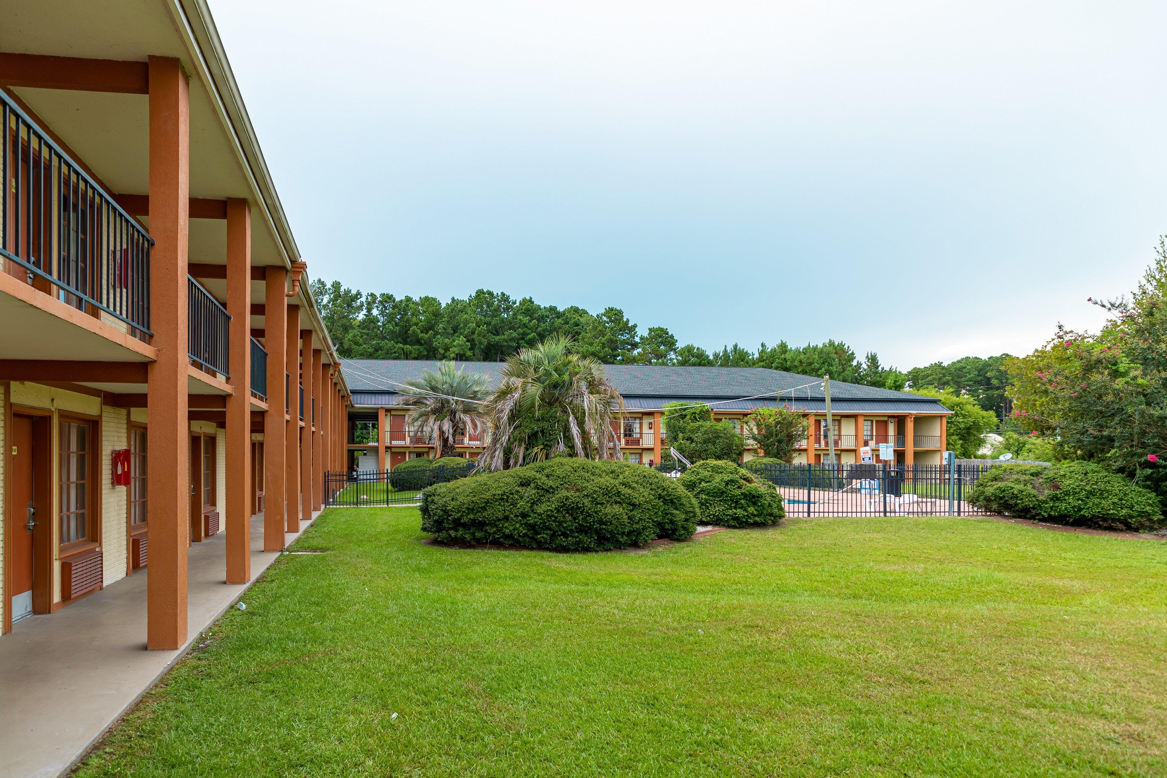 Red Roof Inn Savannah - Richmond Hill I-95 Екстер'єр фото
